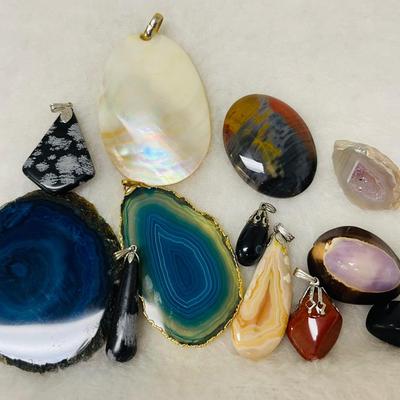 Natural Loose Stones and Pendants