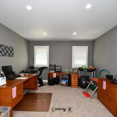 Sale Photo Thumbnail #727: 0726 office