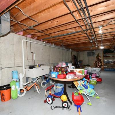 Sale Photo Thumbnail #1048: 1048 basement