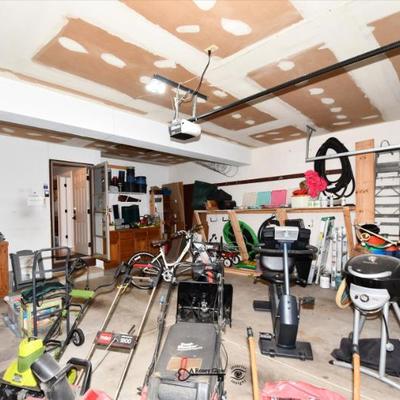 1302 garage