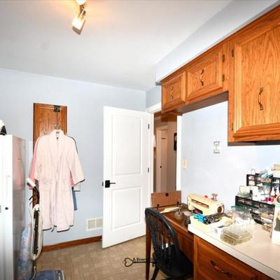 Sale Photo Thumbnail #675: 0674 laundry room