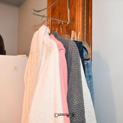 Sale Photo Thumbnail #1011: 1010 laundry room