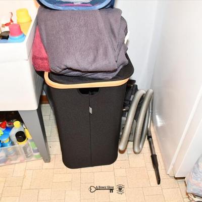 Sale Photo Thumbnail #1013: 1013 laundry room