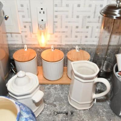 Sale Photo Thumbnail #68: 0067 kitchen