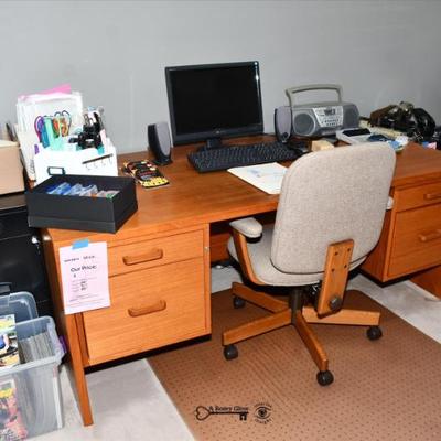 Sale Photo Thumbnail #733: 0732 office
