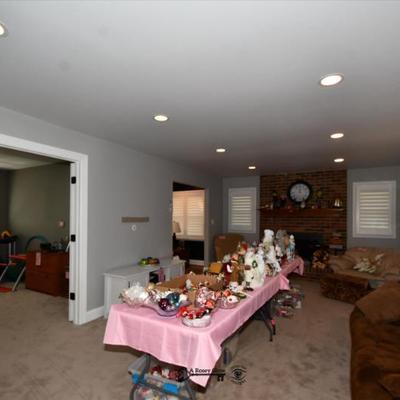Sale Photo Thumbnail #354: 0353 family room