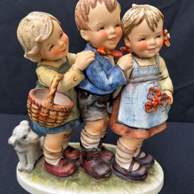 Goebel Hummel Figurine “Follow the Leader” – W. Germany