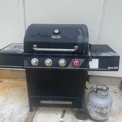 Large Dyna-Glo outdoor Grill