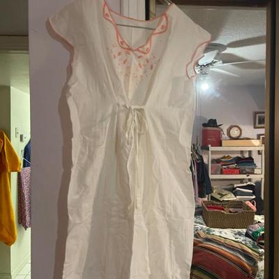 Sale Photo Thumbnail #88: Nightgown antique 