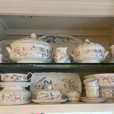 Sale Photo Thumbnail #132: Dinnerware 