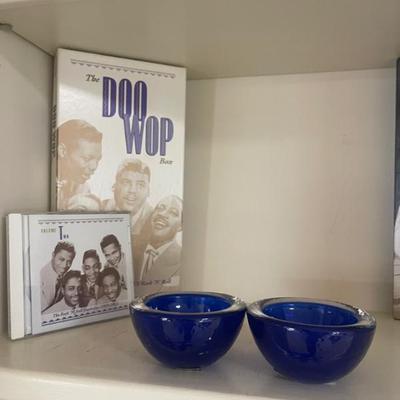 Sale Photo Thumbnail #210: Music 
