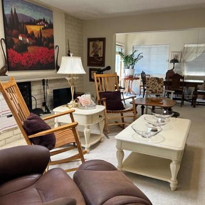 Sale Photo Thumbnail #37: Living room 