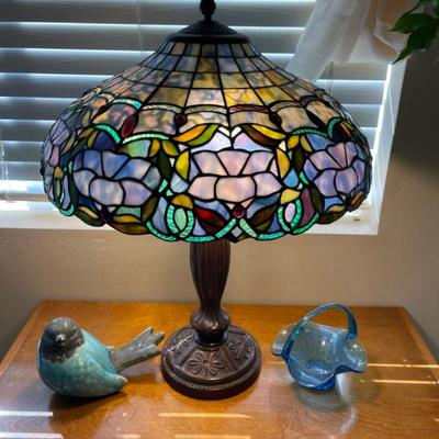 Sale Photo Thumbnail #2: Tiffany style lamp 