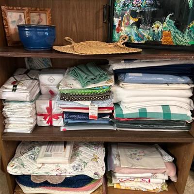 Sale Photo Thumbnail #118: Linens 