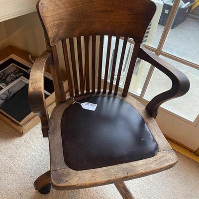 Sale Photo Thumbnail #133: Office chair 