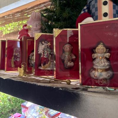 Sale Photo Thumbnail #179: Holiday 