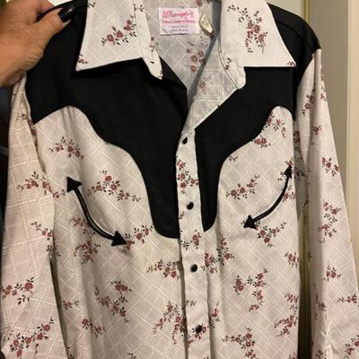 Sale Photo Thumbnail #9: Retro wear 