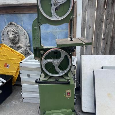 Sale Photo Thumbnail #232: Large tools 