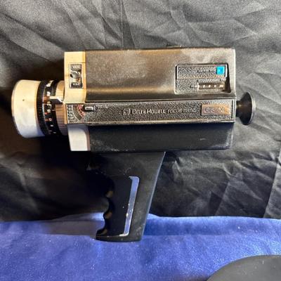 Lot 552: Bell & Howell Focus-Matic 673 XL Super 8 Movie Camera