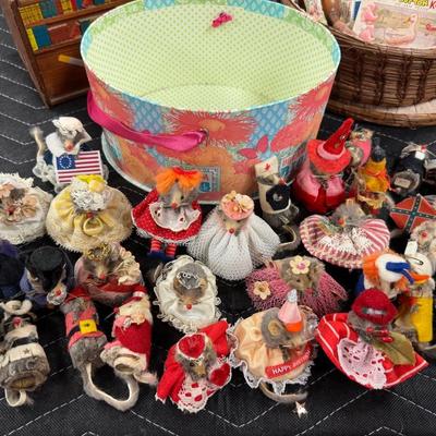 Lot 240: Vintage German “Fur Animal” Mice Figurines