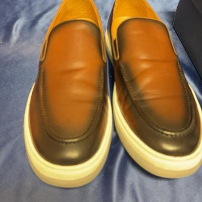 Lot 513: New Bacco Bucci Sport “Heras” Leather Slip-On Sneakers – Tan – Men’s