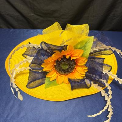 Lot 211: Women’s Sunflower Large Brim Hat 