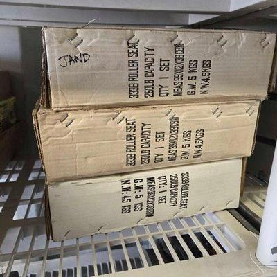 5026 • (3) roller seats 250lb capacity