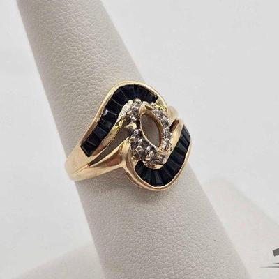 706 • 14k gold ring with diamonds and topaz gemstones, 3.5g