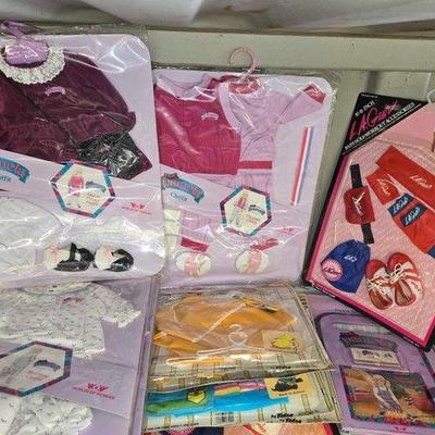 7552 • doll cloths, puppy cloths & sticker book