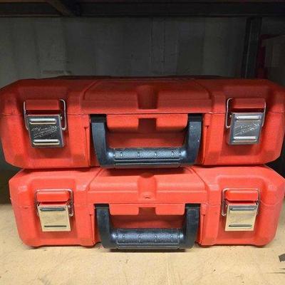 5126 • (1) milwaukee drills & (2) impact drivers