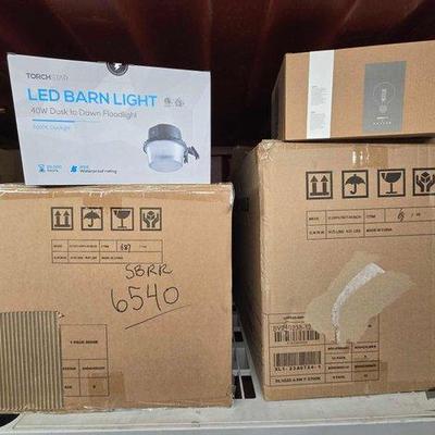 6540 • new!!! led barn light & light bulbs