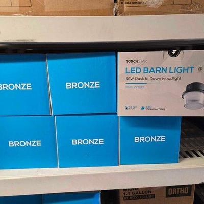 6552 • new!!! led barn light