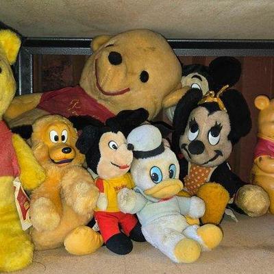 6012 • (9) disney dolls