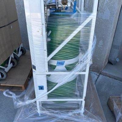 92010 • 2 mobile oxygen storage tanks