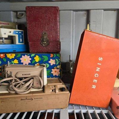 7542 • sewing machines & storage sewing box
