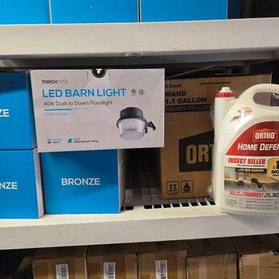 6554 • new!!! led barn light & insect killer