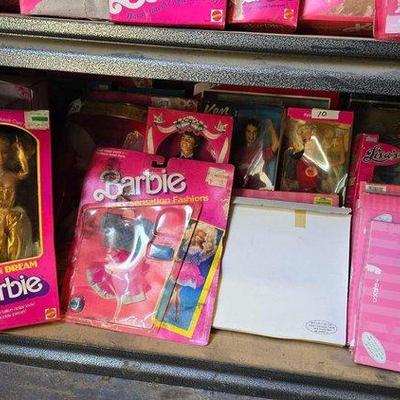 6008 • over (20) barbies, barbie plates & accessories