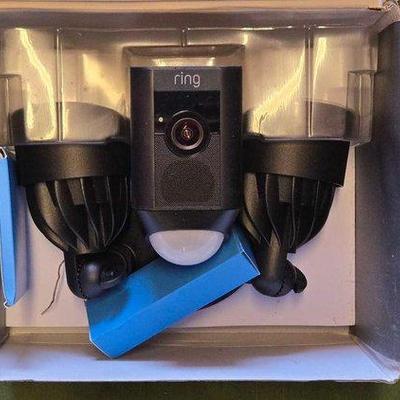 6056 • ring black floodlight camera