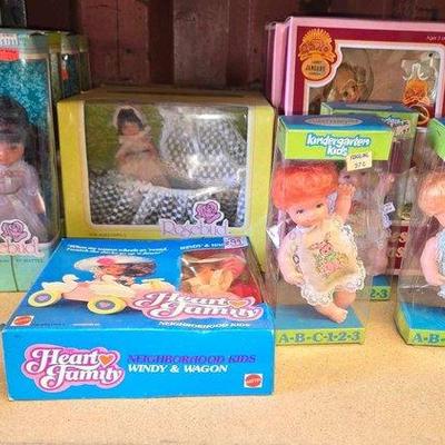 6028 • (13) children dolls