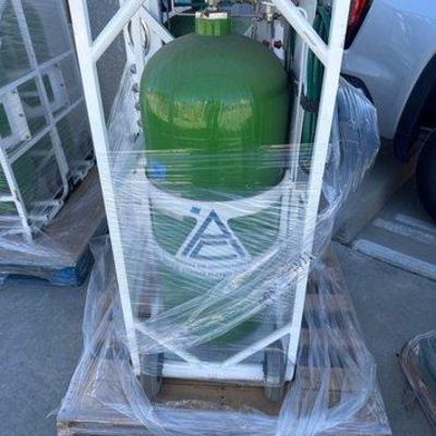 92012 • 2 mobile oxygen storage tanks