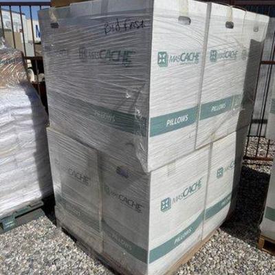 92514 • pallet of pillows