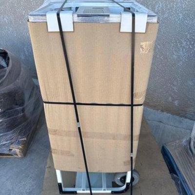 92008 • 2 mobile oxygen storage tanks