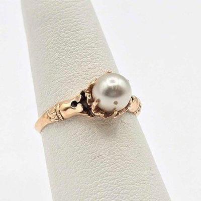 710 • 14k gold ring with faux pearl, 2.4g