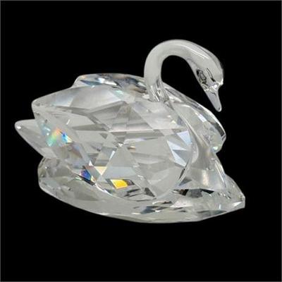 Lot 100-035 
Swarovski Crystal Swan Figurine