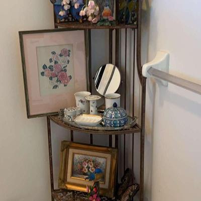 Foldable Metal Corner Shelf with Decorative Accents