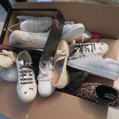 Sale Photo Thumbnail #3: Ladies shoes