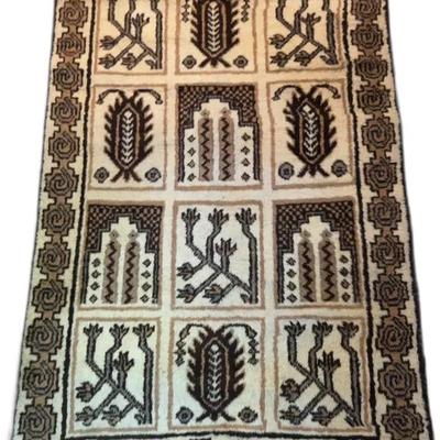 Sale Photo Thumbnail #52: Hand-Knotted Persian Bakhtiari Wool Rug - 41” x 65”
