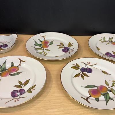 Royal Worcester Evesham Platters and Oval Dish