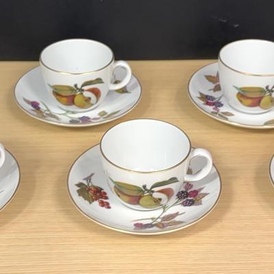 Royal Worcester Evesham Tea Cups and Saucers - Set #1