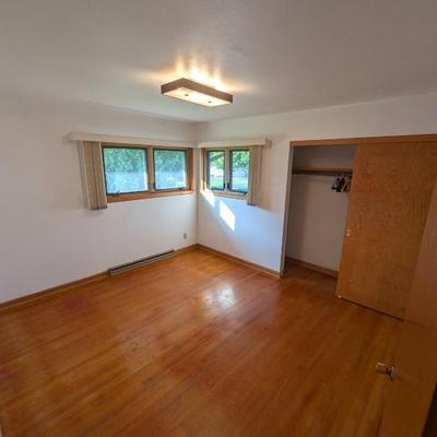 Sale Photo Thumbnail #36